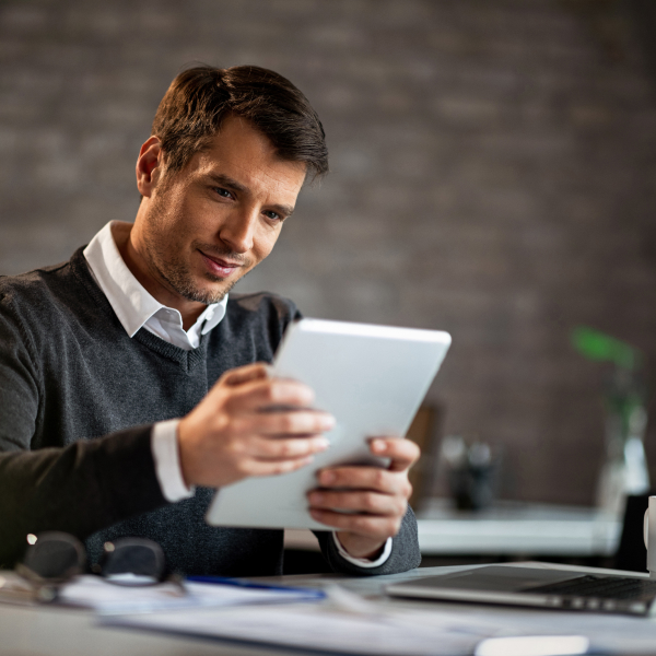 Approche moderne du financement numérique au Canada avec un service de prêt en ligne sur tablette