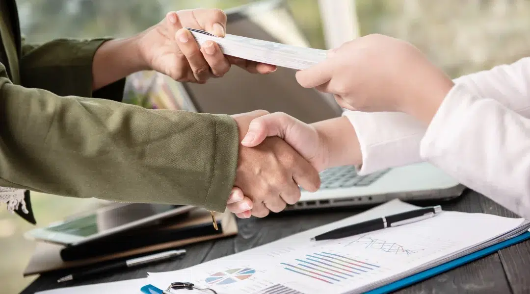 Where to borrow money in Canada safely and instantly